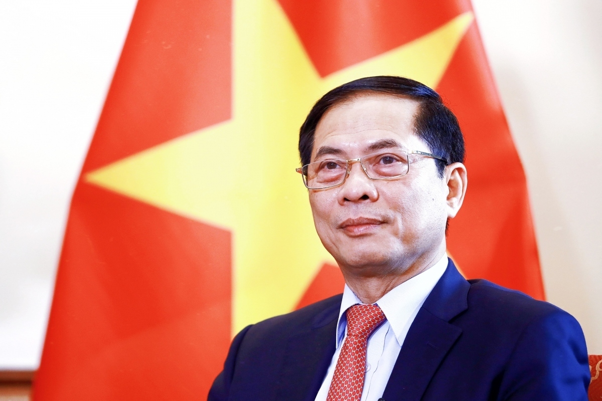 Foreign Minister Bui Thanh Son begins Singapore visit today